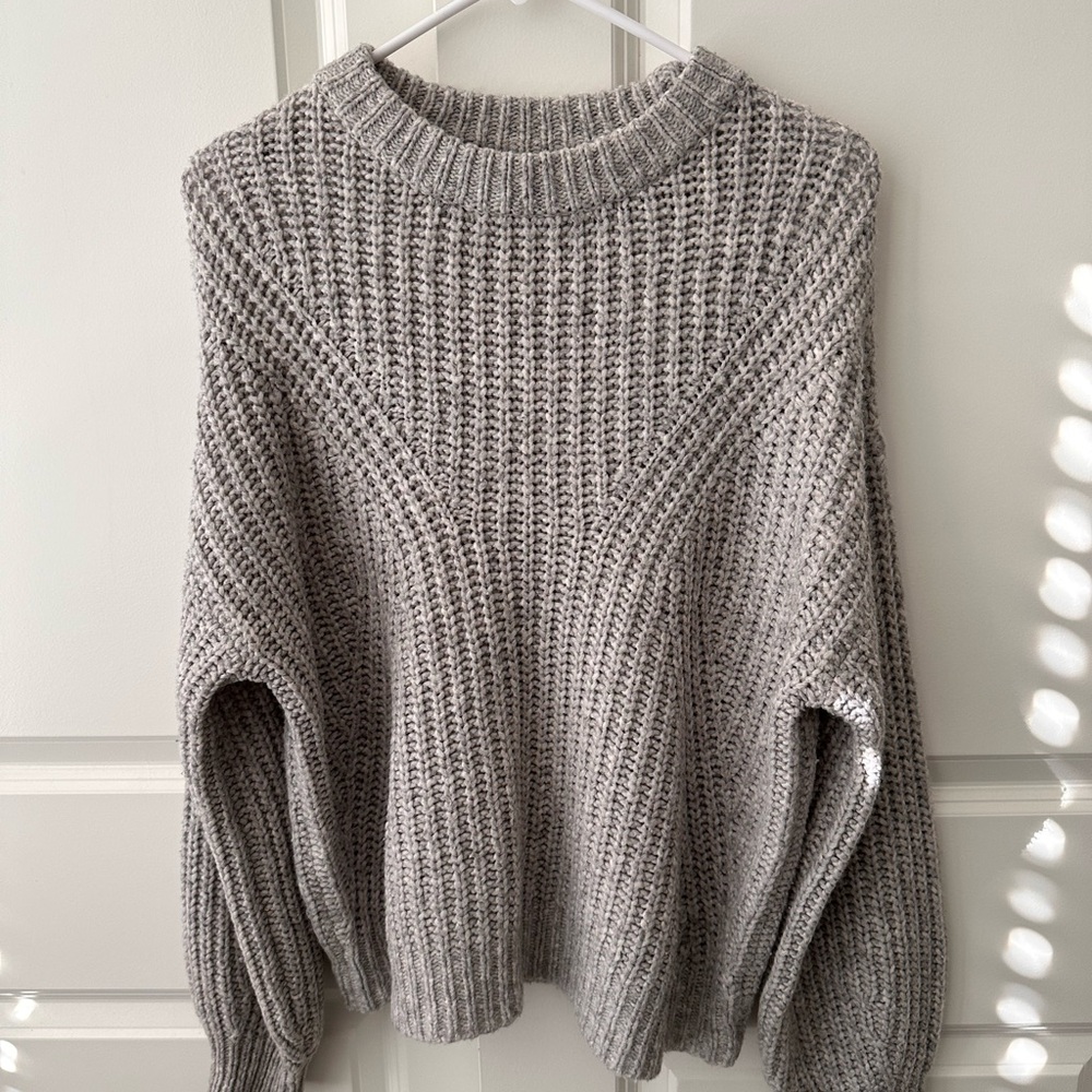 a new day Women’s Sz. M Heather Gray Crew Neck Sweater